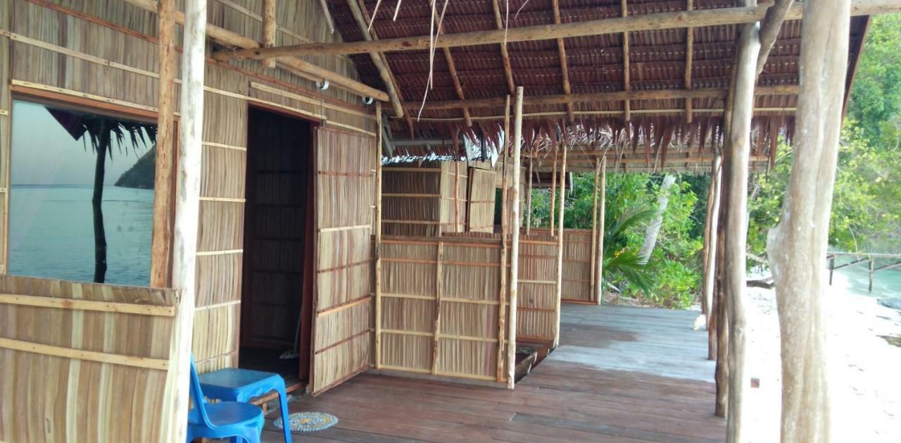 Erens Sauwandarek Guest House Pulau Mansuar Kültér fotó